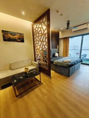 Luxurious suite with City view